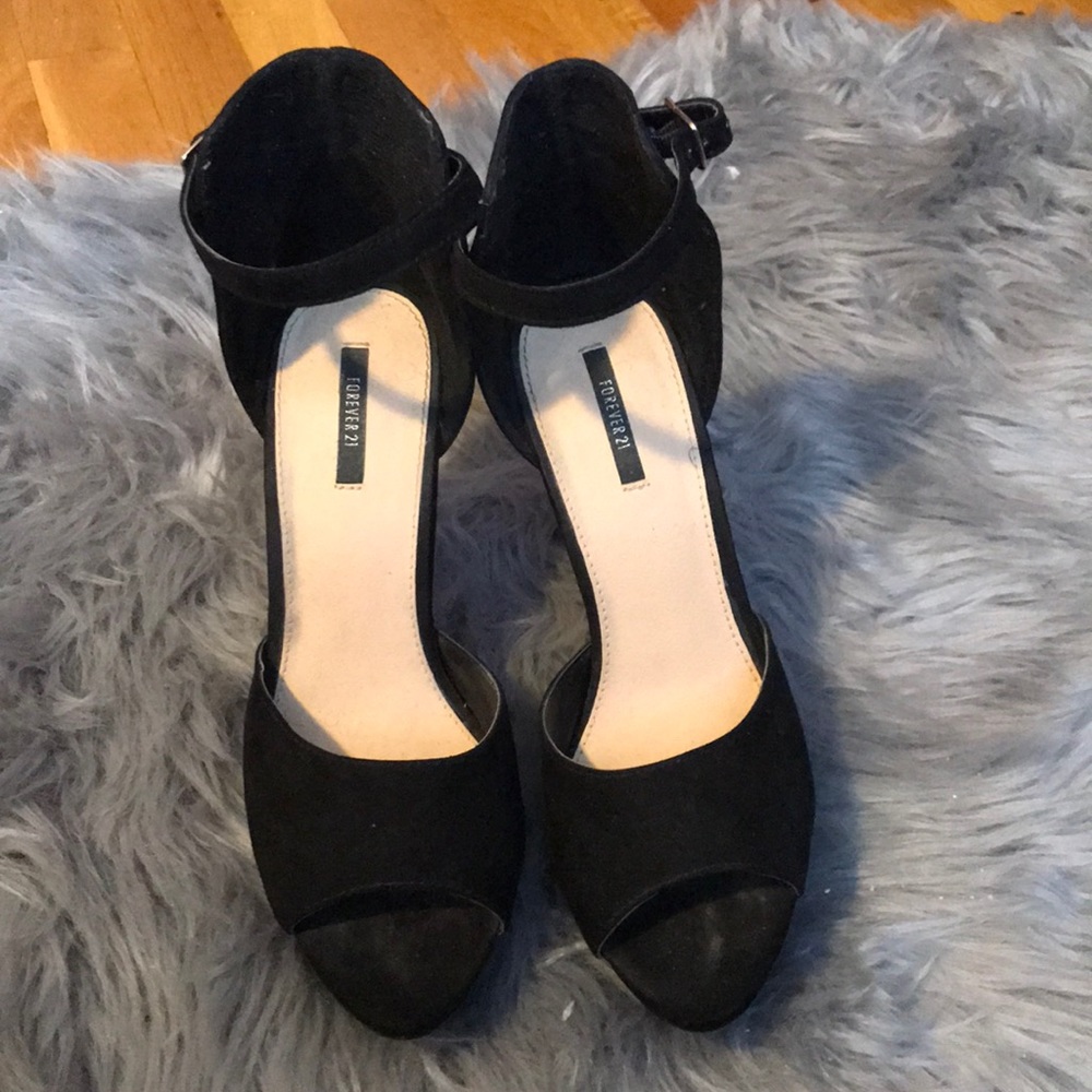 SOLD F21 black high heels - Picture 3 of 4